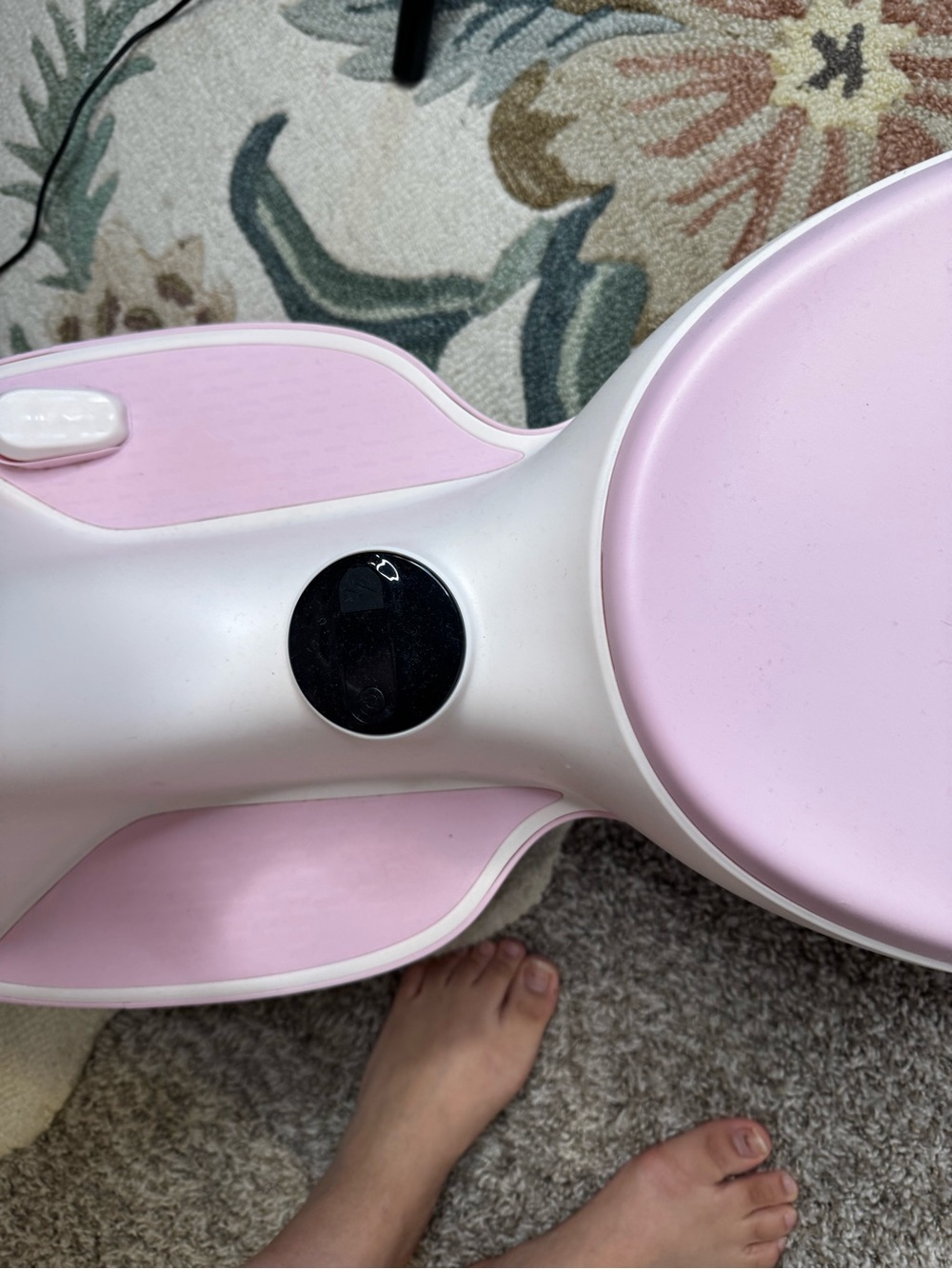 FanttikRide Pink Kids Electric Wiggle Ride-On Car - Picture 5 of 7
